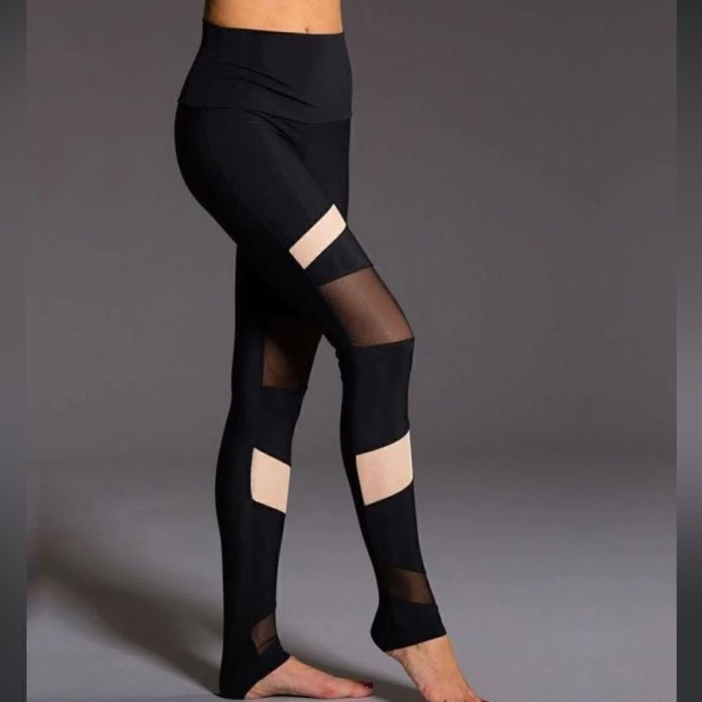 Onzie black high rise mesh panels bondage yoga leggings size XS